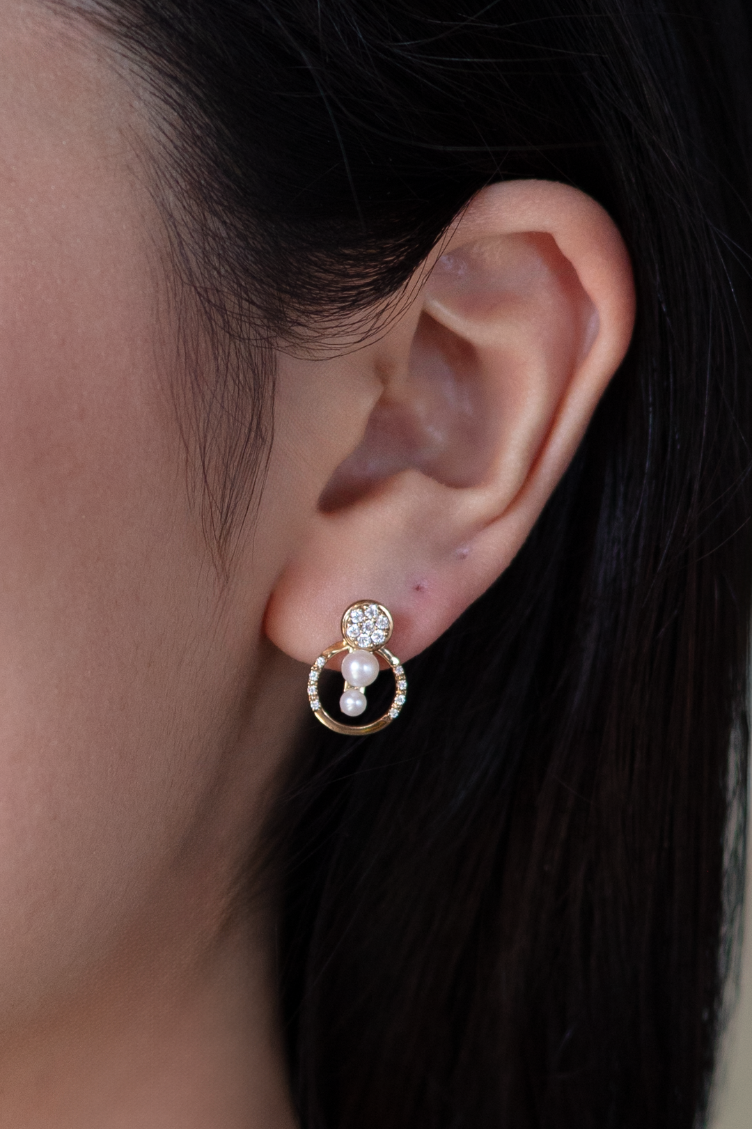 Diamond Pavé Medallion Earring